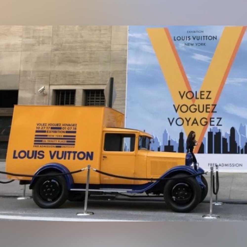 Authentic Louis Vuitton RARE Pin LIMITED SHOWCASE IN NYC (YOU HAD TO BE THERE!) - Picture 6 of 9